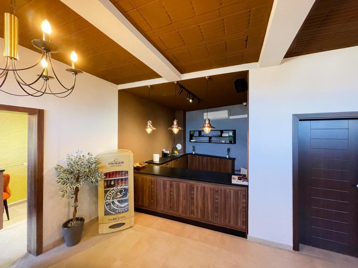 Hotel Hiserra Πρίζρεν Εξωτερικό φωτογραφία