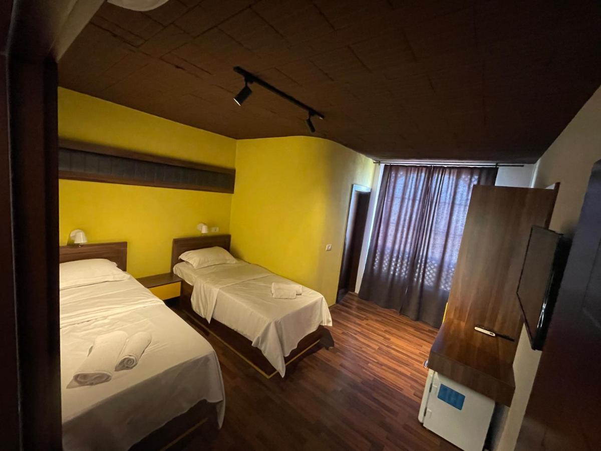 Hotel Hiserra Πρίζρεν Εξωτερικό φωτογραφία