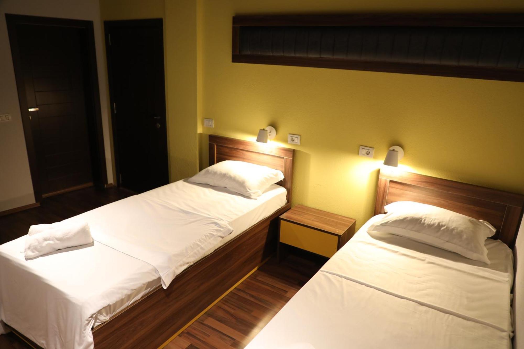 Hotel Hiserra Πρίζρεν Εξωτερικό φωτογραφία