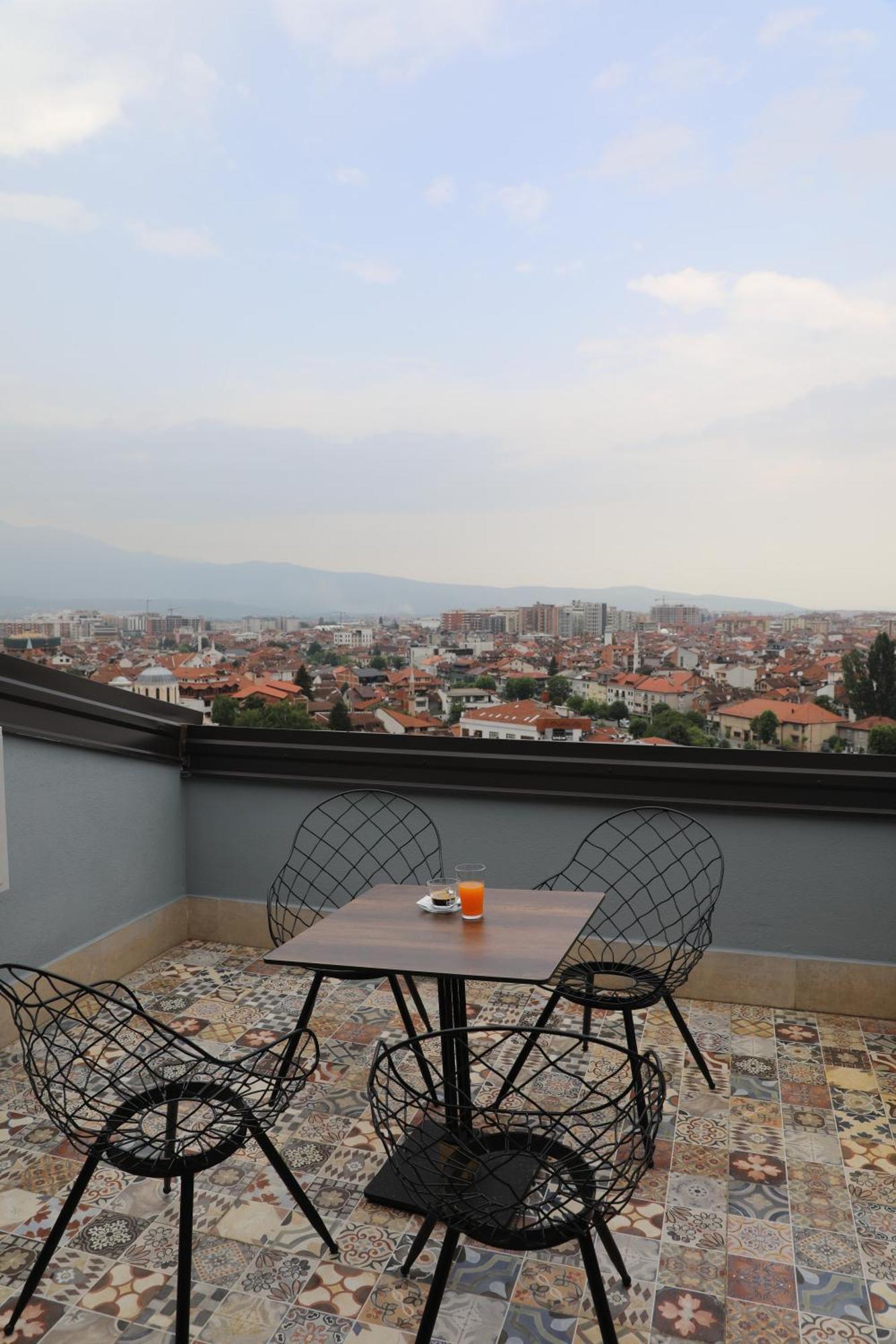 Hotel Hiserra Πρίζρεν Εξωτερικό φωτογραφία