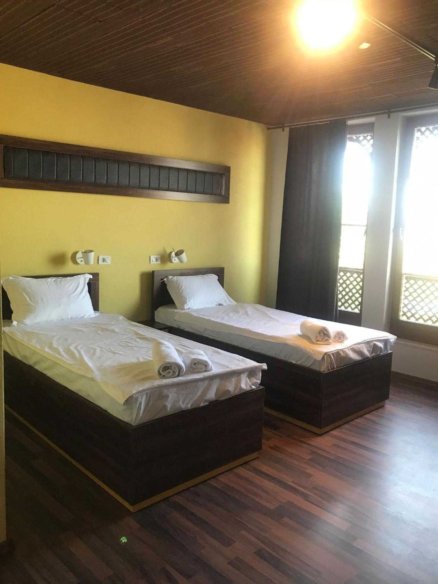 Hotel Hiserra Πρίζρεν Εξωτερικό φωτογραφία